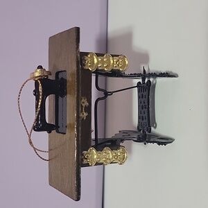 Sewing Machine Ornament